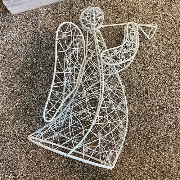 White Christmas Angel with Horn Wire Sculpture, Handmade Tree Topper - Picture 6 of 10